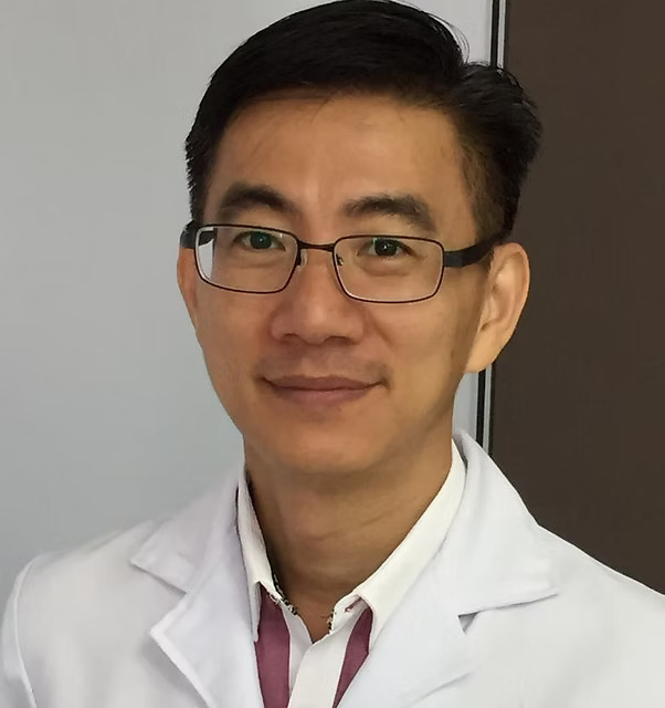 DR. LEE TECK SENG(Dentist and Partner)